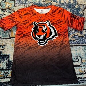 NFL Cincinnati Bengals short sleeve dri fit style tee. M 10/12. EUC.